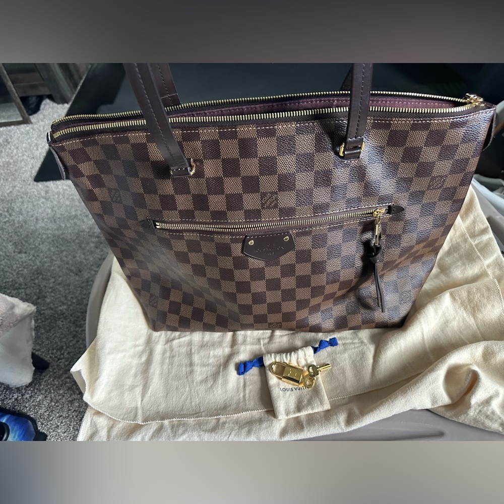 Louis Vuitton Damier Ebene MM